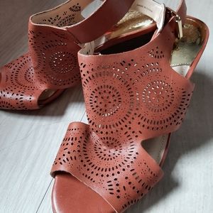 Vince camuto tan leather sandals